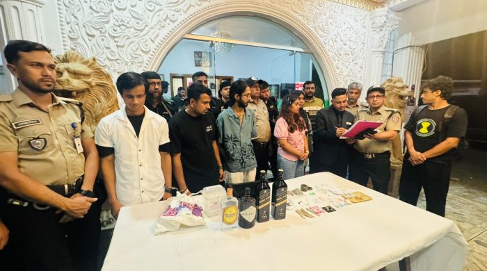 ডিজে পার্টিতে মাদকদ্রব্য নিয়ন্ত্রণ অধিদপ্তরের অভিযানে মাদকসহ গ্রেপ্তার ৪